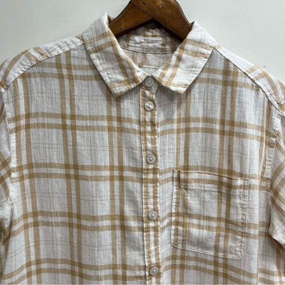AE oversized boyfriend resort shirt in tan button front size small - Picture 5 of 11